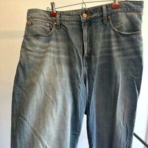 J.Crew high-rise curvy straight 90s jeans size 31 style number is BA672 2021